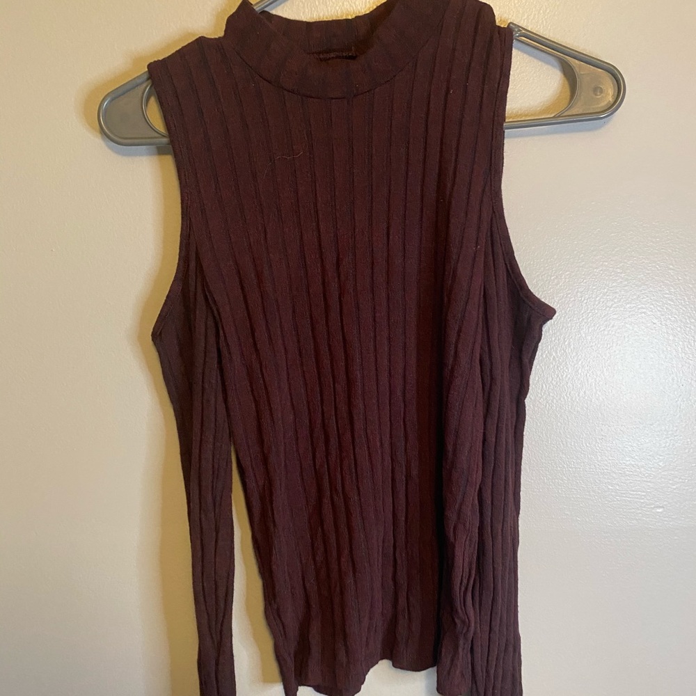 Open shoulder, long sleeve crop